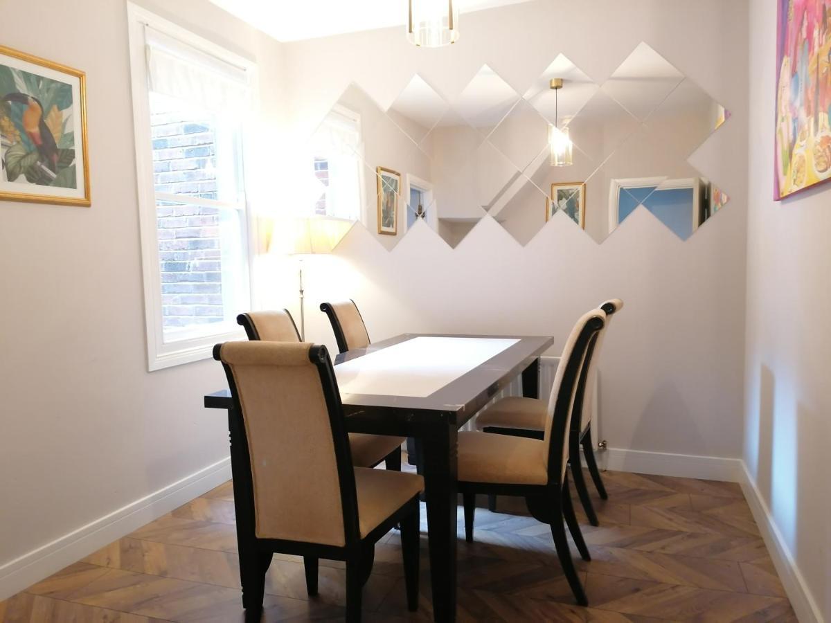 Stunning 3 Bedroom Townhouse In The Heart Of City Belfast Esterno foto
