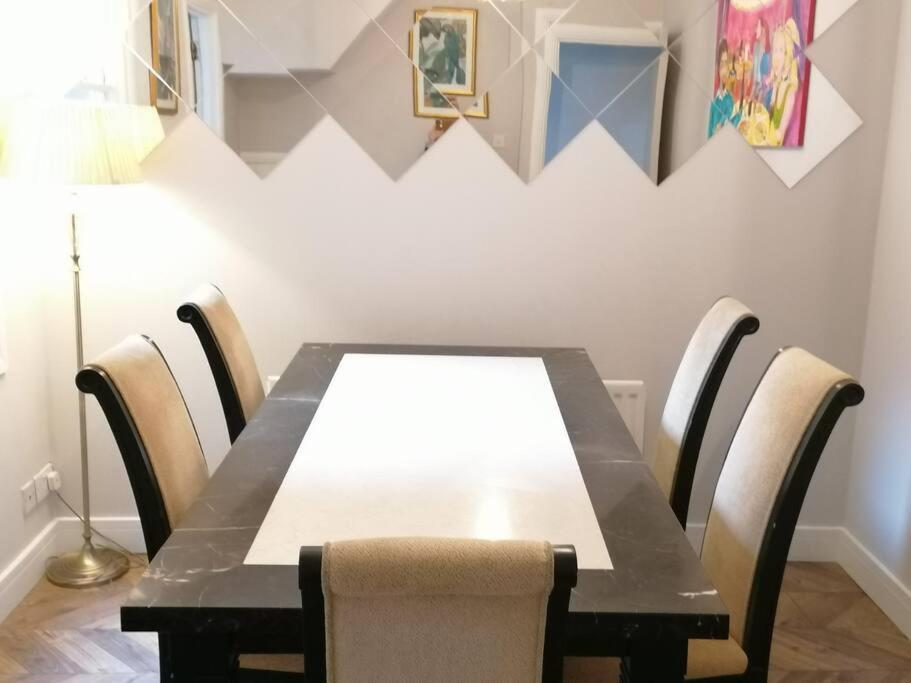 Stunning 3 Bedroom Townhouse In The Heart Of City Belfast Esterno foto