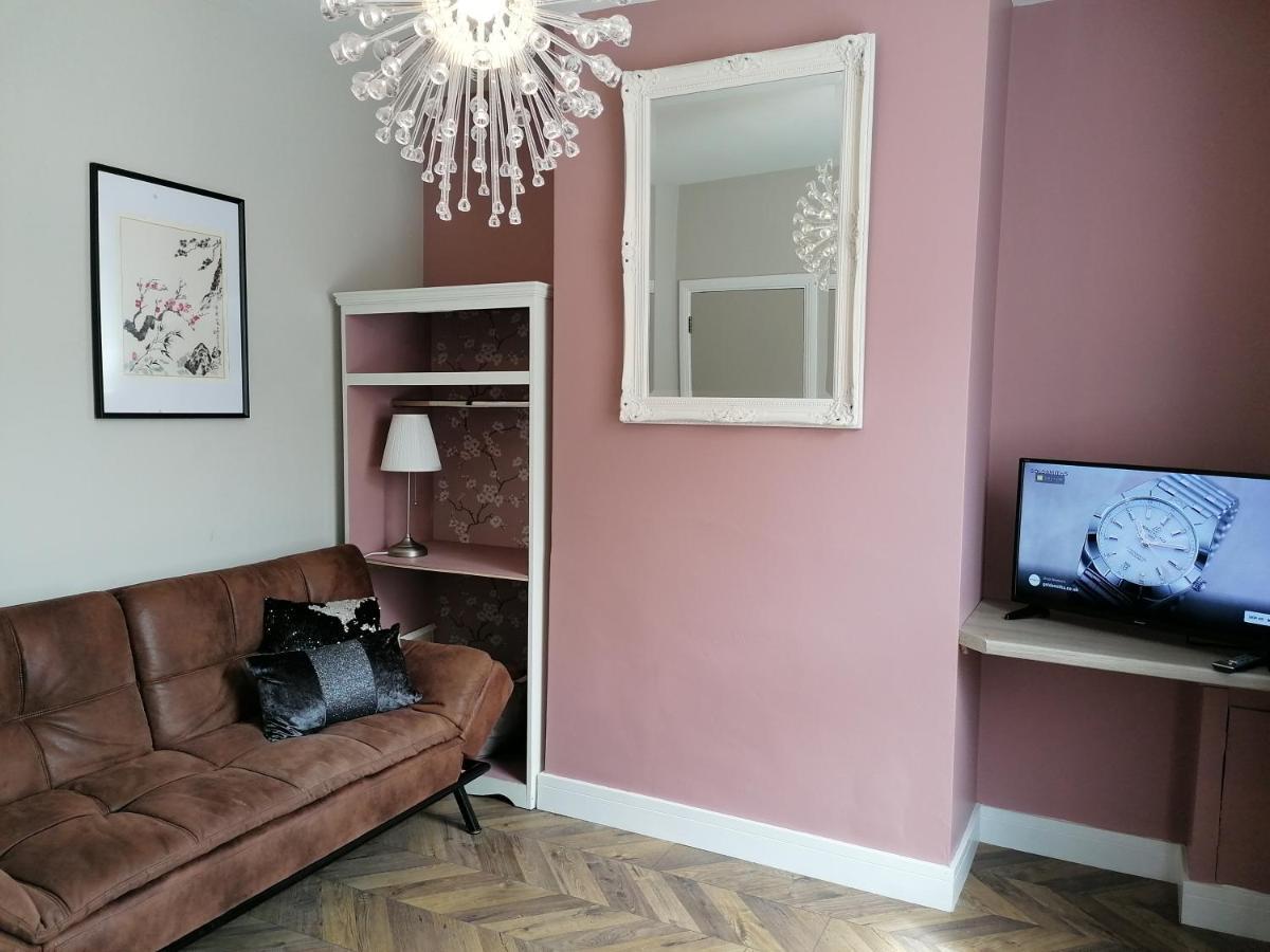 Stunning 3 Bedroom Townhouse In The Heart Of City Belfast Esterno foto