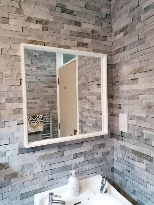 Stunning 3 Bedroom Townhouse In The Heart Of City Belfast Esterno foto