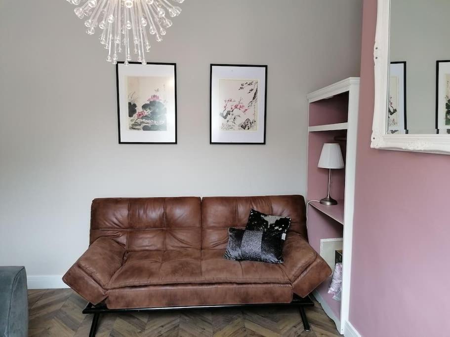 Stunning 3 Bedroom Townhouse In The Heart Of City Belfast Esterno foto